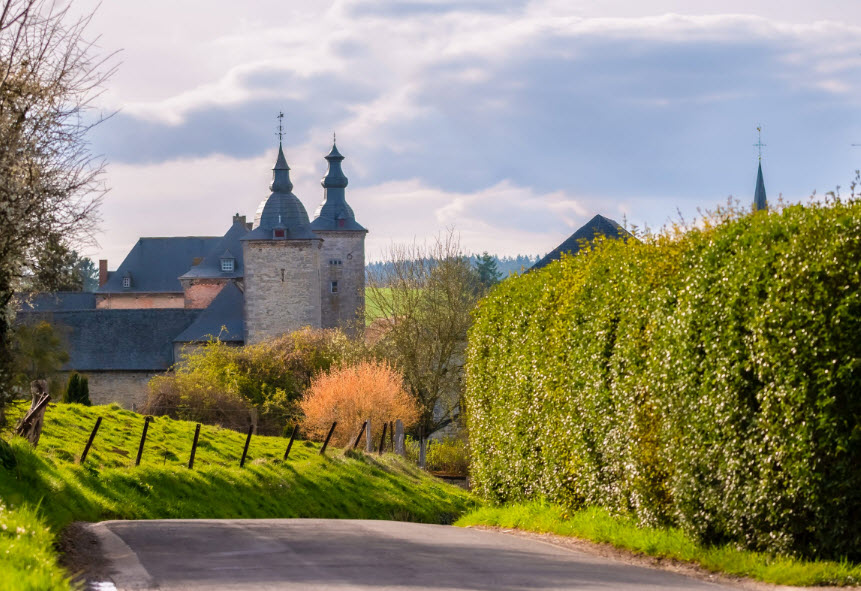 Kasteelhoeve Van Rampemont, Belgium
